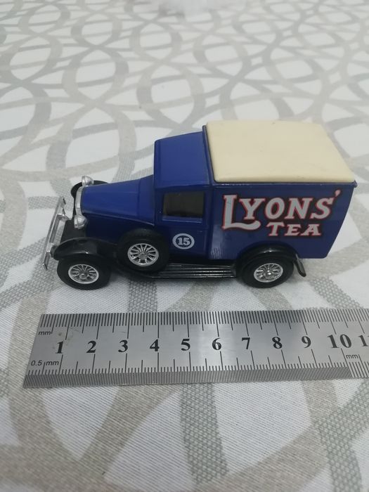 Matchbox Ford машинка