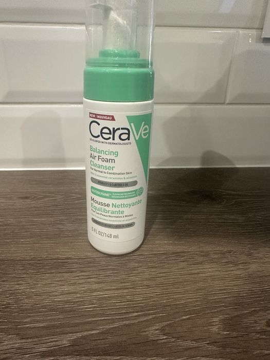 Продам пенку для умывания CeraVe