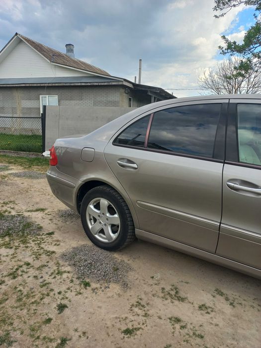 Продам Мерседес w211 2.2 cdi