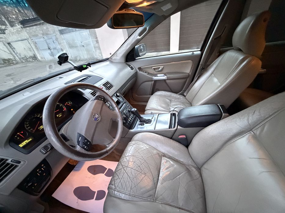 Volvo XC90 2.4 дизель автомат