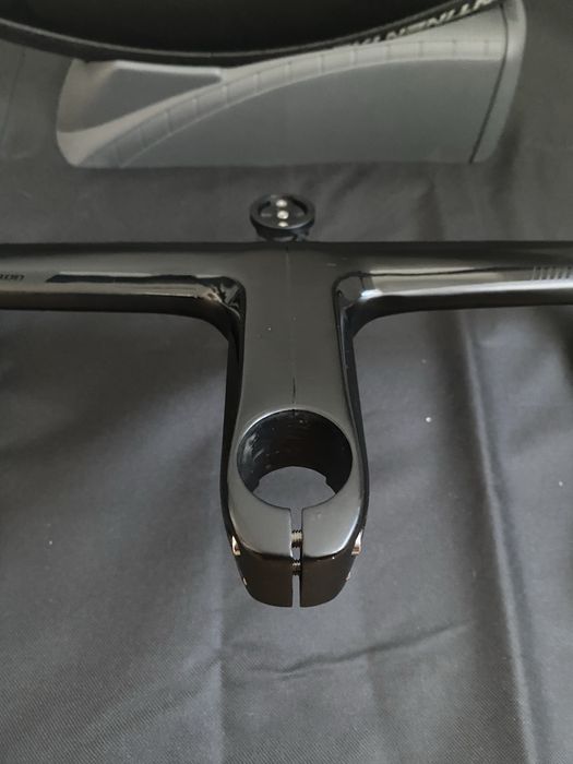 Karbonowa kierownica zintegrowana 100x400