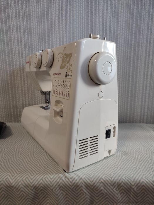 Швейна машинка Janome