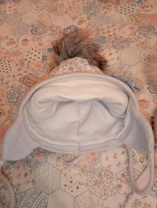 Шапочки зимові на дівчинку 3р.