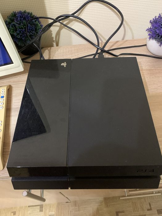 PS4 в отличном состоянии