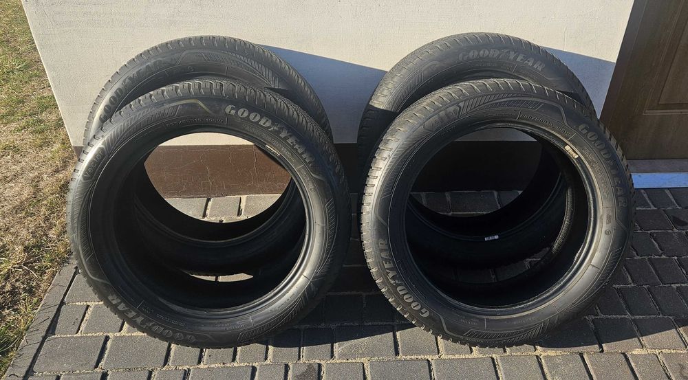 4 x Goodyear Vector 4Seasons 235/55 R19