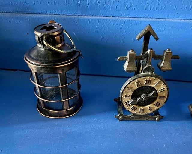 Afias metálicos de coleção