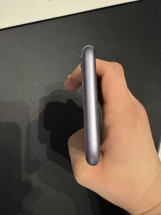 Iphone 11 fioletowy stan idealny