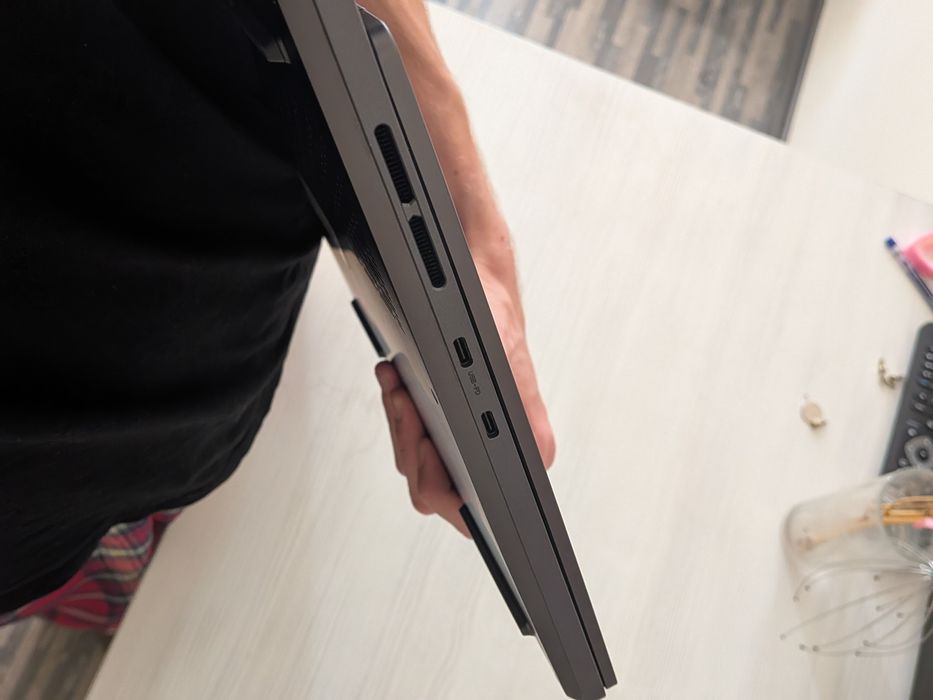 Lenovo Legion Slim 5 14aph8 OLED 14 дюймів 1tb +512  16 ram rtx 4060 ryzen 7 7840hs