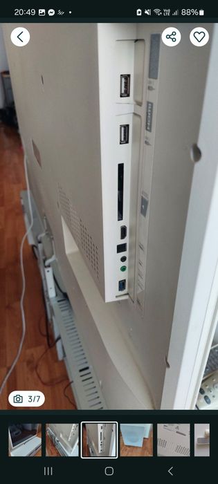 Telewizor z szafką i głośnikami