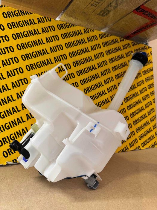 Бачок склоомивача Mazda CX-30 USA Новий. Оригінал