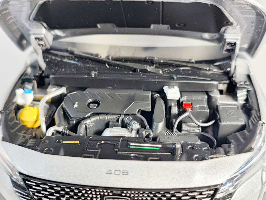 Модель 1:18 Peugeot 408