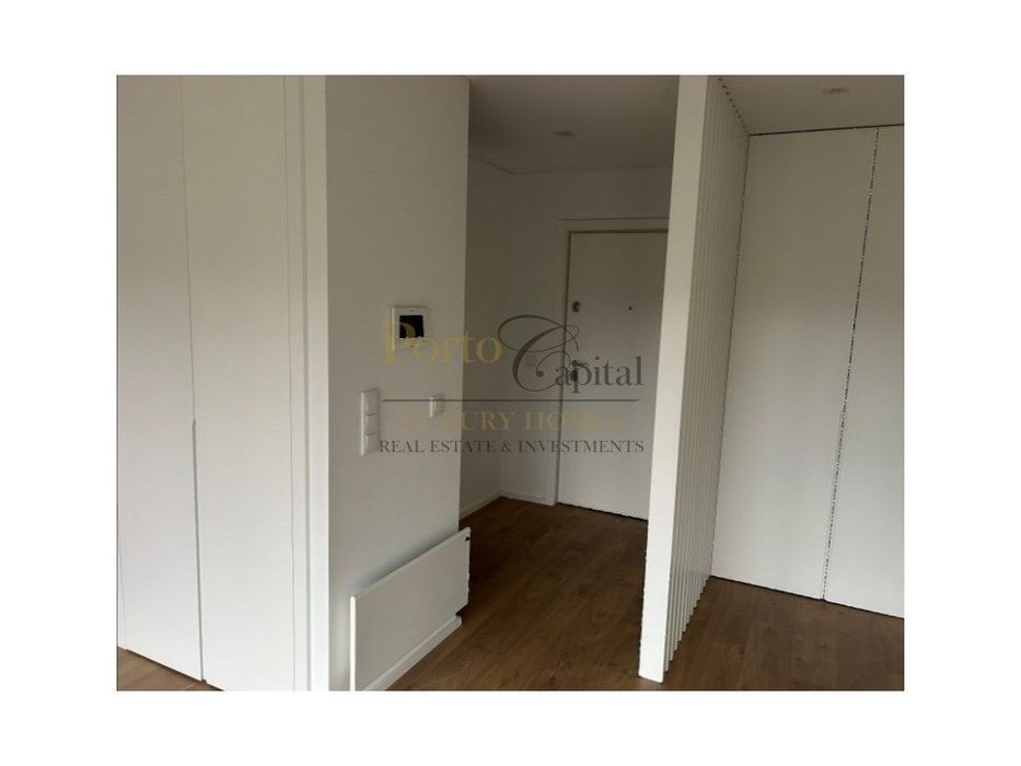 Excelente Apartamento T0 Novo, Com Cozinha Equipada E Lugar De Gara...