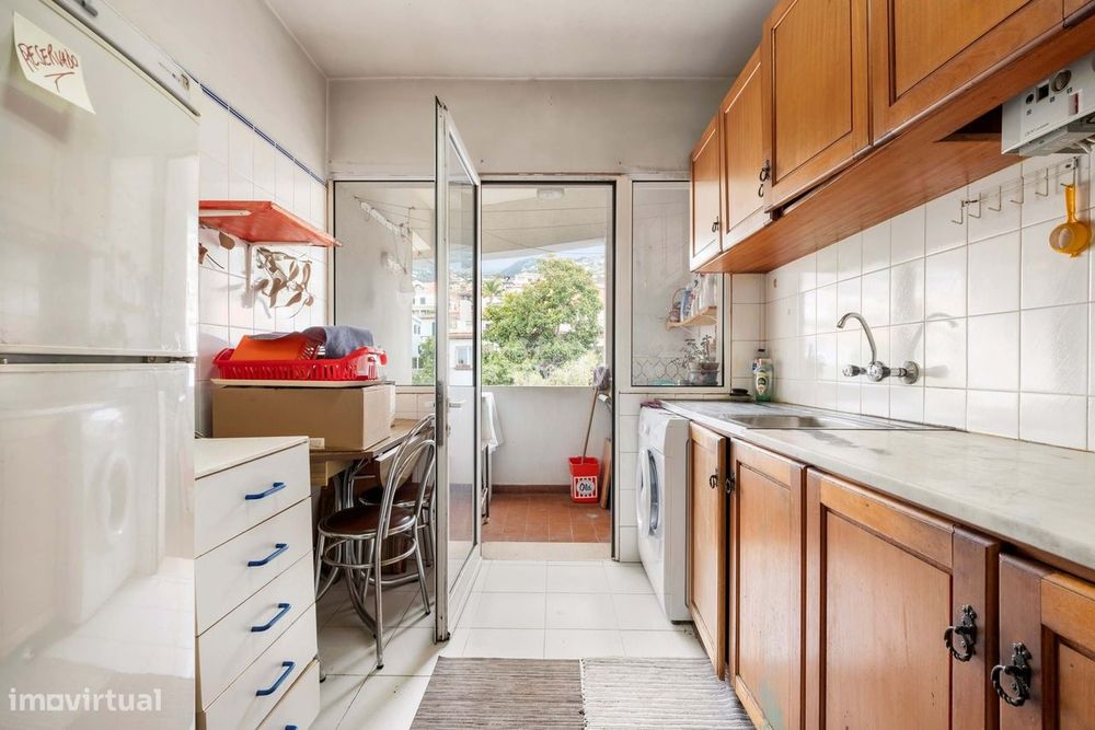 T2 com Vista Porto do Funchal no Último Piso | Conde de Carvalhal, Mad
