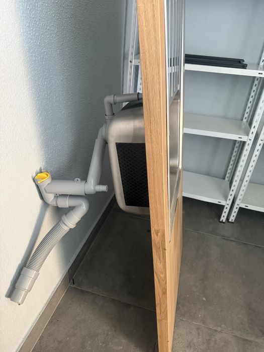 Bancada de cozinha com lava louça
