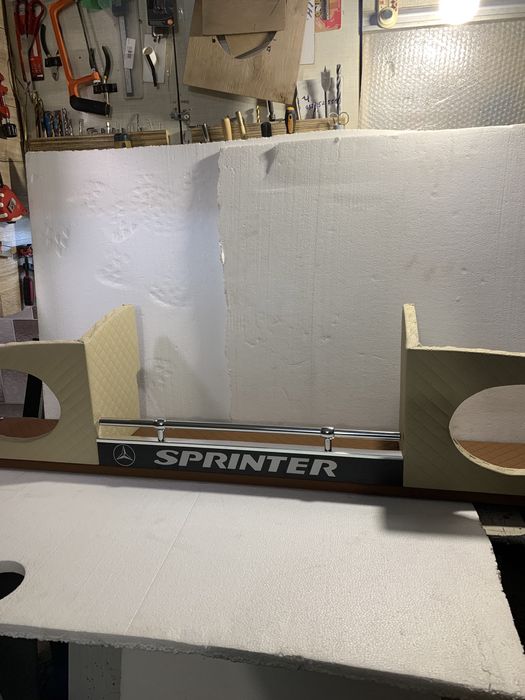 Полка подиум под динамик для мерседес спринтер,LT35,крафтер,"дельфин"