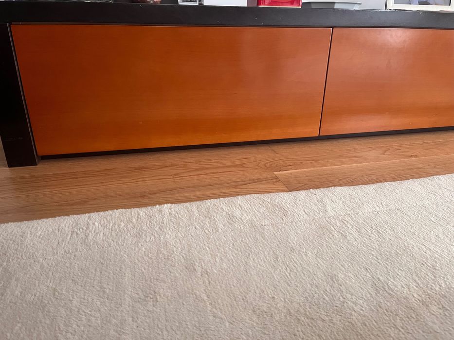 Vendo móvel apoio TV em Carvalho, com 1.80mts