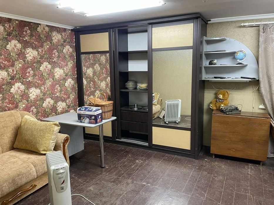 Пів будинку біля річки, вул. Шевченко