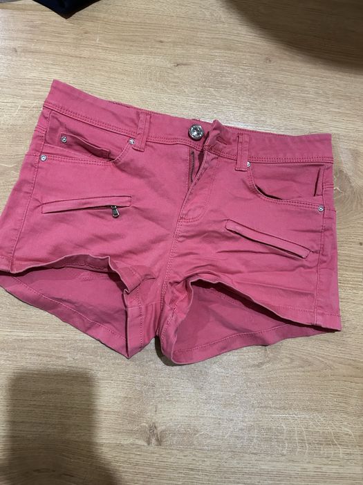 Różowe spodenki Bershka 34