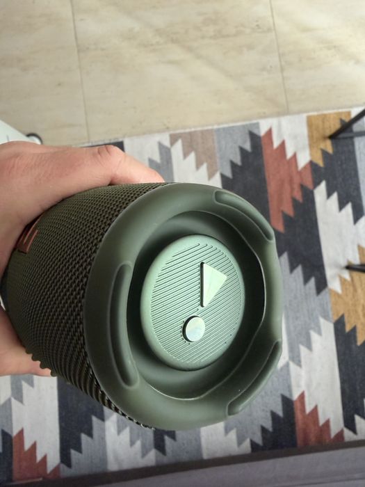 Продам JBL  Charge 5