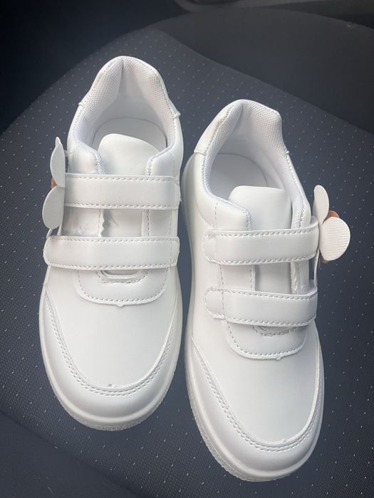 Tenis novos n35 ( pequeno)