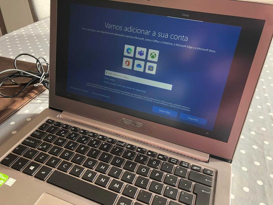 ASUS ZenBook UX303L