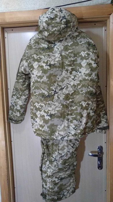 Камуфляж зимний. Куртка и штаны. Форменный. Комплект.
