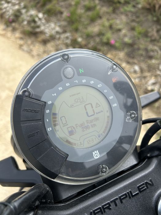 Husqvarna Svartpilen 125