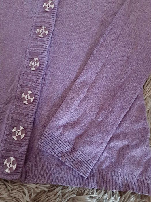 Sweter na guziczki