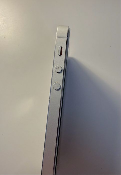 Продам Iphone Айфон 5S
