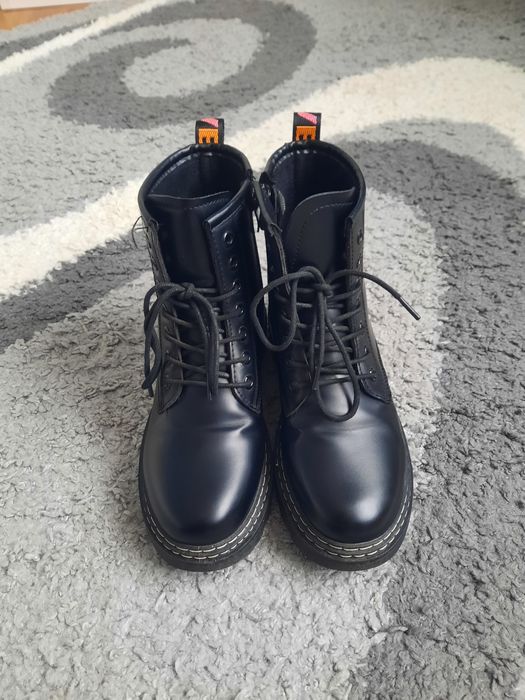 Чобітки, черевики, ботинки