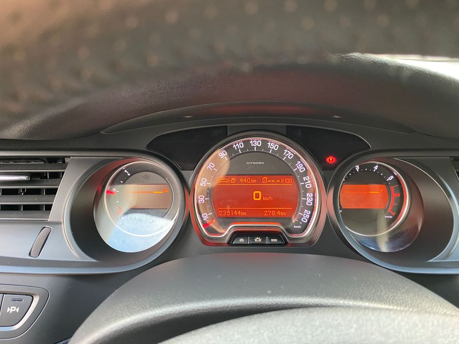 Sprzedam citroen c5x7 2.0 benzyna z 2008 roku