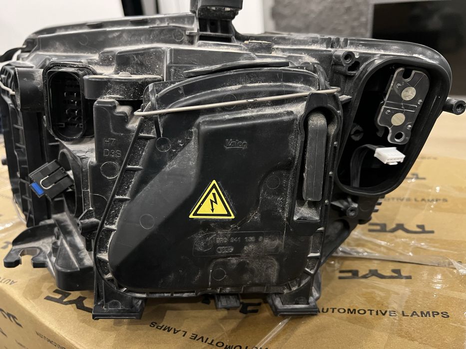 Lampa prawa Audi Q5 USA 2014