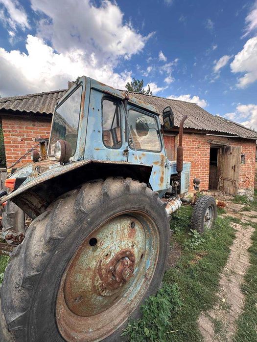 Продається трактор МТЗ-80Л  + причеп з документами