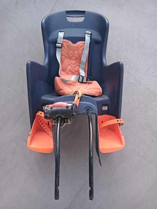 Cadeira de bebé para bicicleta com cintos de segurança