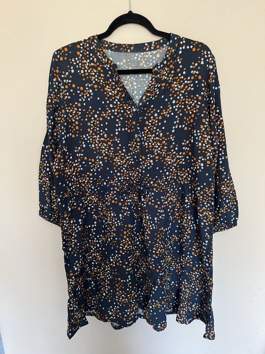 Granatowa tunika w kwiaty XL