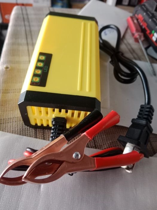 Зарядка 12 V 2-3 A