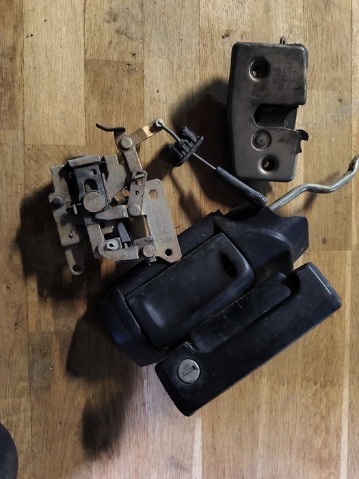 Zamek drzwi bocznych przesuwnych  VW T 4  transporter komplet