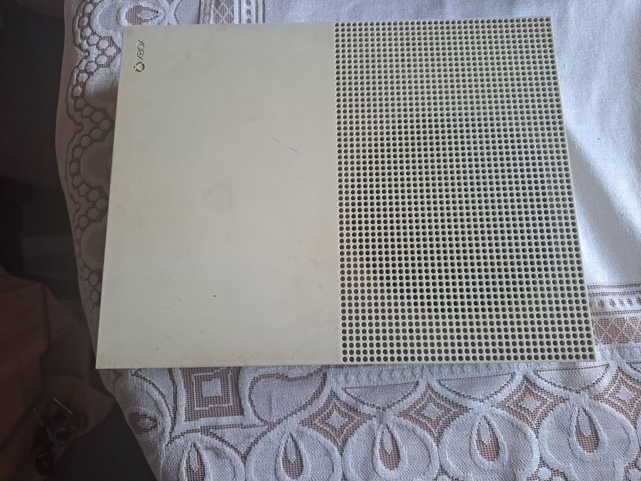 Sprzedam Xbox one s 1 TB