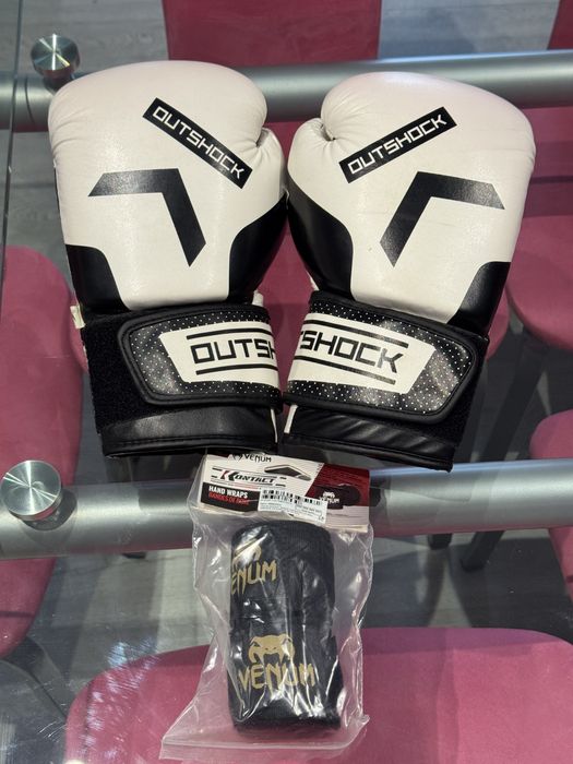 Luvas Outshock + bangagem