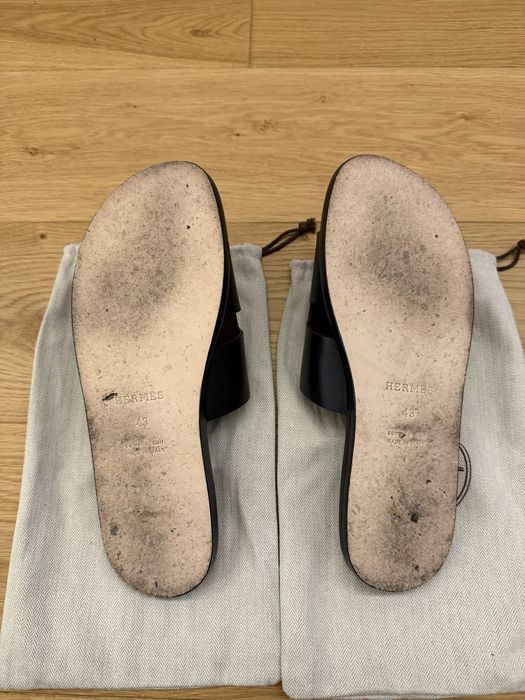 Hermès Izmir Black Leather H Sandals – Size 43