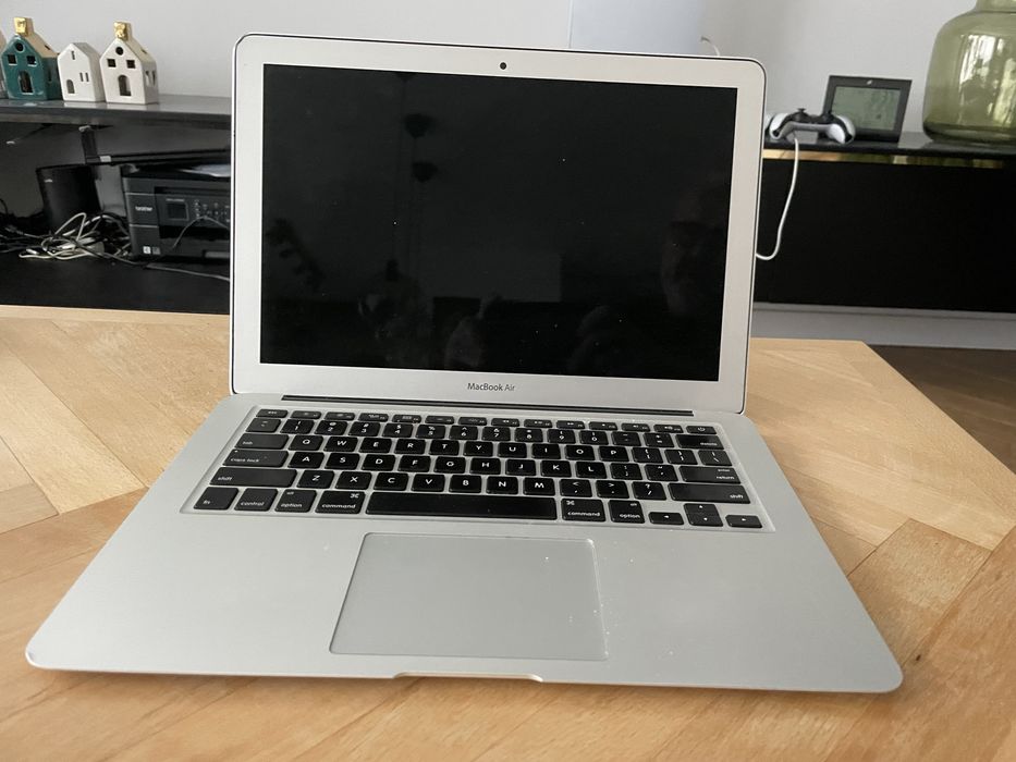 Apple MacBook Air I5/128GB A1466