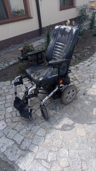 wózek inwalidzki elektryczny