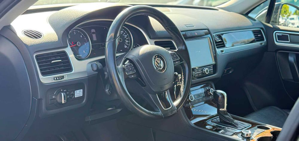 Volkswagen Touareg Executive      2013