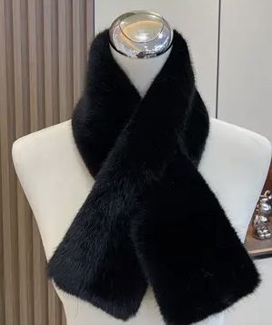 Czarny szalik ciepły