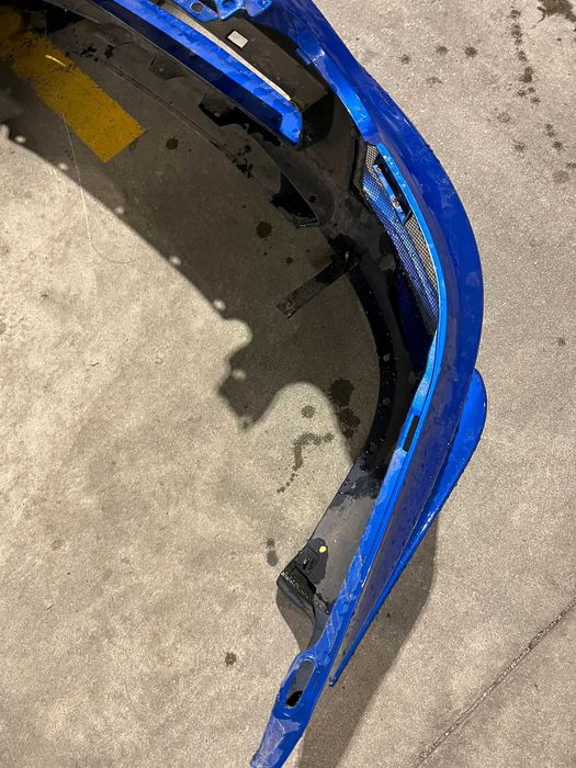 Parachoques Frente Subaru WRX STI com saia