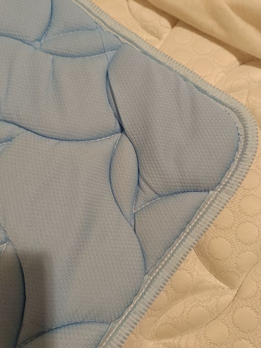 Vendo colchão de casal com motor individual para massagens com comando