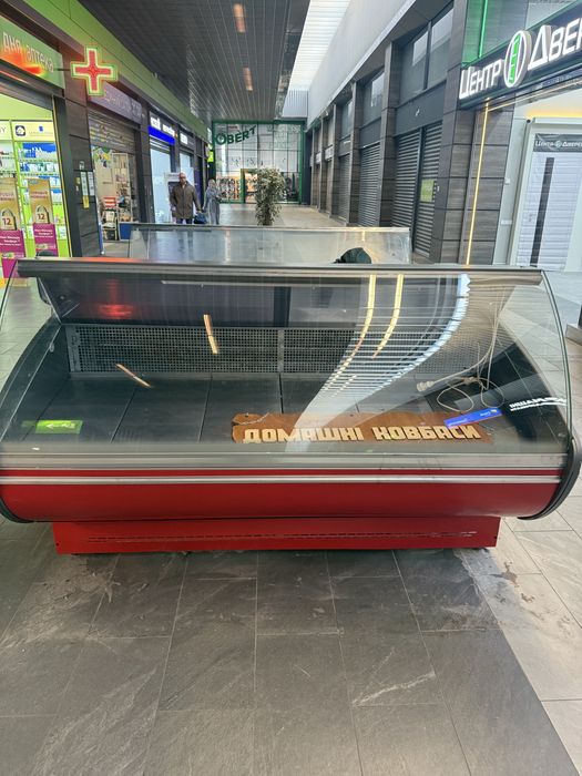 Продам холодильные витрины 2 м каждая