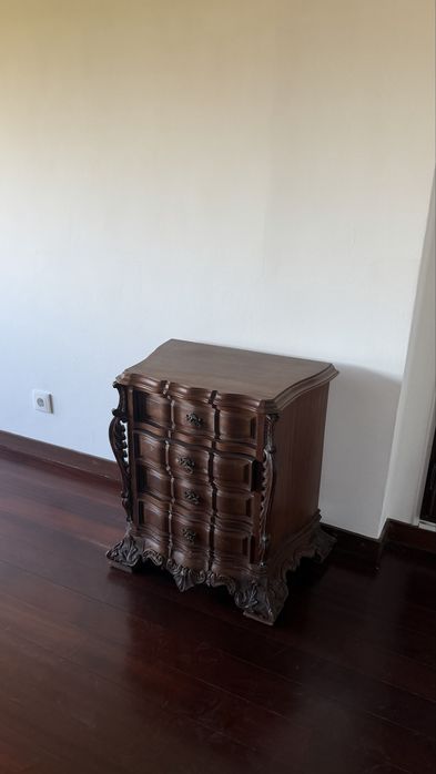 Mesinha de quarto
