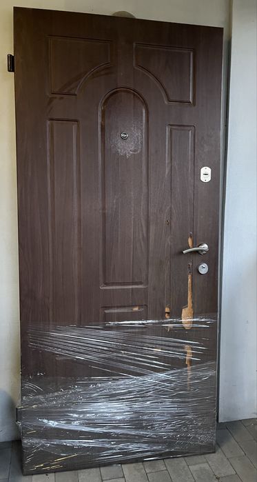 Продам вхідні двері