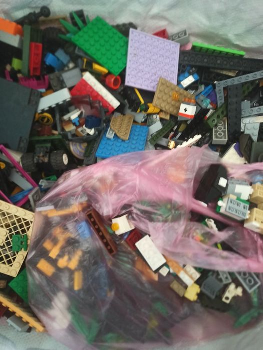 Продам лего 10 кг